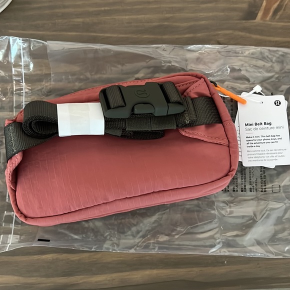 Lululemon Mini Belt Bag in Brier Rose - Picture 5 of 7